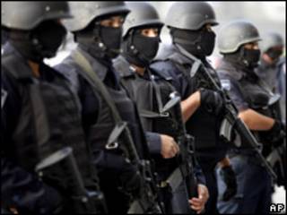 Policías mexicanos