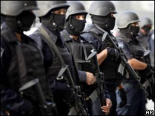Policías mexicanos