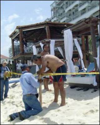 Clausura en playas de Cancún, México.