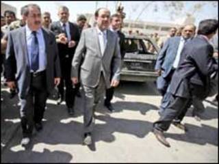 نوري المالكي وهوشيار زيباري يتفقدان وزارة الخارجية بعد 5 أيام من تفجيرها