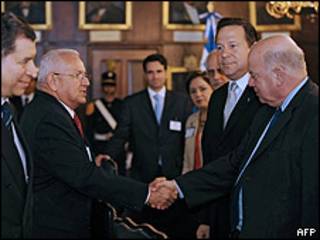 Roberto Micheletti y José Miguel Insulza.