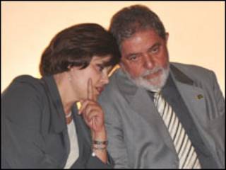 O presidente Luiz Inácio Lula da Silva e a ministra-chefe da Casa Civil, Dilma Rousseff (Foto: José Cruz/ABr, 5 de agosto)
