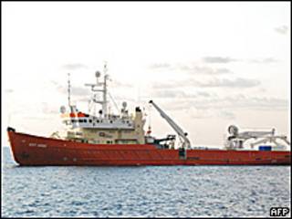 Barco de rastreo en las Islas Comoras.