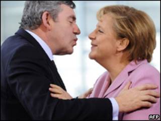 el primer ministro británico Gordon Brown y la canciller alemana Angela Merkel