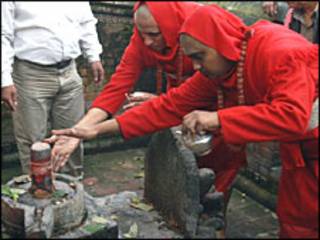 पशुपतिनाथ मंदिर के नए पुजारी