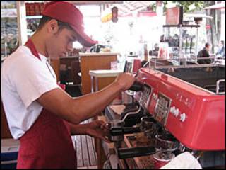 Preparando café