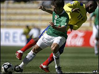 Bolívia enfrenta Equador em La Paz