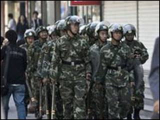 جنود في اورومتشي