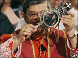 Cardenal Cresenzio Sepe, Nápoles, Italia.