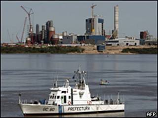 Planta de Botnia a orillas del río Uruguay.