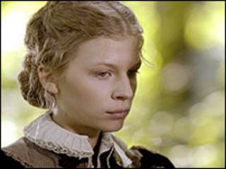 Clémence Poésy, en el papel de María Estuardo, Reina de Escocia, en un drama de la BBC