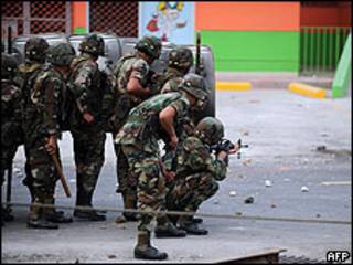 Soldados em Tegucigalpa