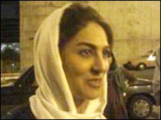 شیوا نظر آهاری پس از آزادی - عکس از خبرنامه امیرکبیر