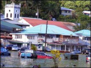 A cidade de Fagatogo após o tsunami