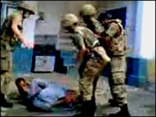 فوجیوں کا تشدد