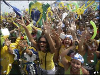 Comemoração em Copacabana após anúncio do Rio como sede dos Jogos Olímpicos de 2016