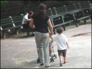 Niñera en un parque de EE.UU.