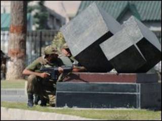Militantes atacaram quartel-general do Exército