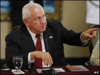O presidente interino de Honduras, Roberto Micheletti