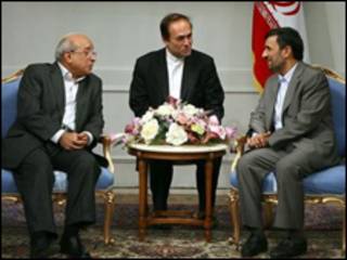 احمدی نژاد و فهمی هویدی - سایت ریاست جمهور
