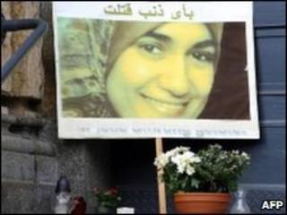 Cartaz homenageia Marwa Sherbini (arquivo)