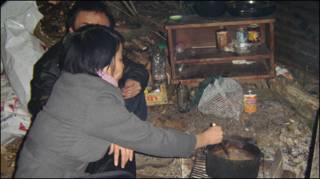 Cảnh sinh hoạt của 'người rơm' ở Pháp