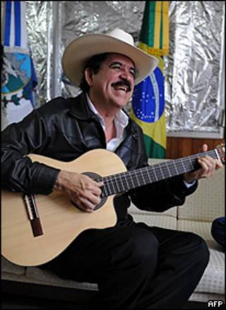 Manuel Zelaya no domingo 01/11