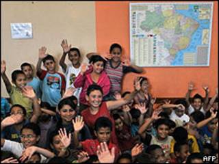 Niños en escuela de Brasil