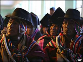 Bolivianos indígenas del pueblo Jesús de Machaca