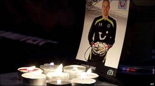 Tributos a Robert Enke em Hannover