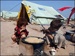 Niños refugiados en Pakistán.
