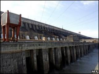 A usina de Itaipu (arquivo)