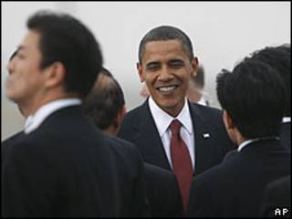 Barack Obama chega a Tóquio