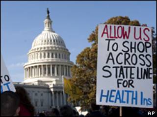 Protesta contra el plan de salud, frente al Capitolio, en Washington