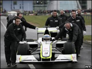 Гоночный автомобиль команды Brawn GP
