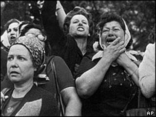 Madres de Plaza de mayo en 1977