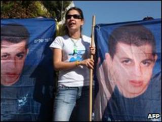 Manifestantes fazem campanha pela libertação de Gilad Shalit