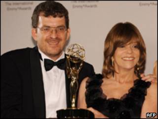 Marcos Schechtman y Gloria Pérez ganadores del Emmy