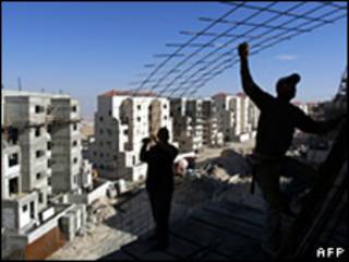 Construcción de asentamiento en Cisjordania