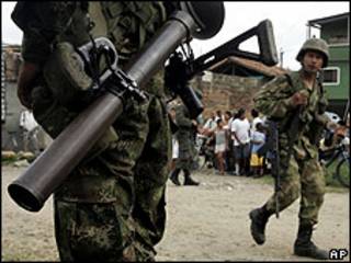 Soldados colombianos