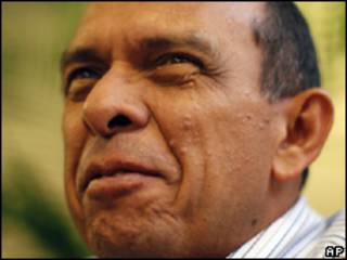 Porfirio Lobo, líder das pesquisas de intenção de voto em Honduras (AP, 27 de novembro)