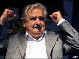 José 'Pepe' Mujica comemora vitória