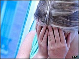نشاط الدماغ عند الرجل في مواقف الخطر يقل عاطفية عنه عند المرأة