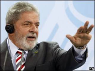 O presidente Luiz Inácio Lula da Silva em entrevista à imprensa durante visita a Berlim, na Alemanha