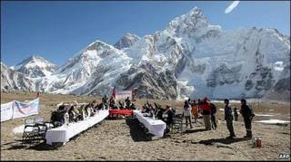 Reunión de ministros en Everest