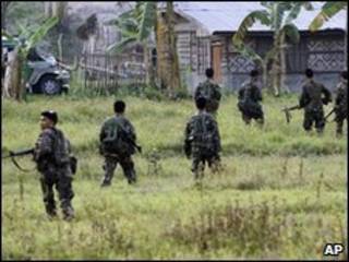 Lính Philippines truy tìm nghi phạm tại Maguindanao