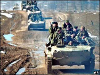 Российская бронетехника в Веденском районе Чечни