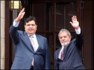 O presidente do Peru, Alan Garcia e do Brasil, Luiz Inácio Lula da Silva em Lima (11/12/2009). Foto Fábio Rodrigues Pozzebom/Abr