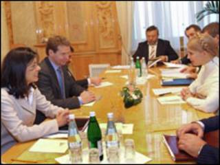Переговори уряду з МВФ