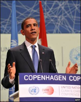 Barack Obama discursa durante a cúpula em Copenhague